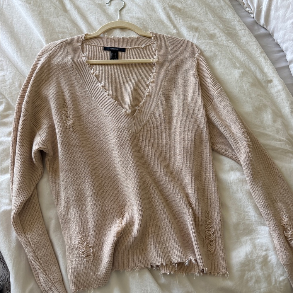 Forever 21 Distressed V-Neck Sweater in Blush Beige